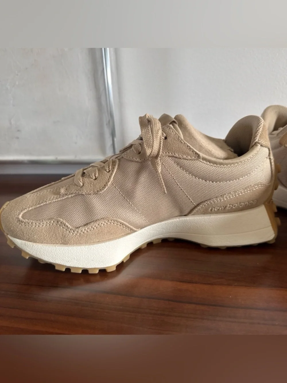 New Balance 327 Women’s Sneakers in Incense Leopard Women’s 8.5 M Worn Once - Picture 3 of 9